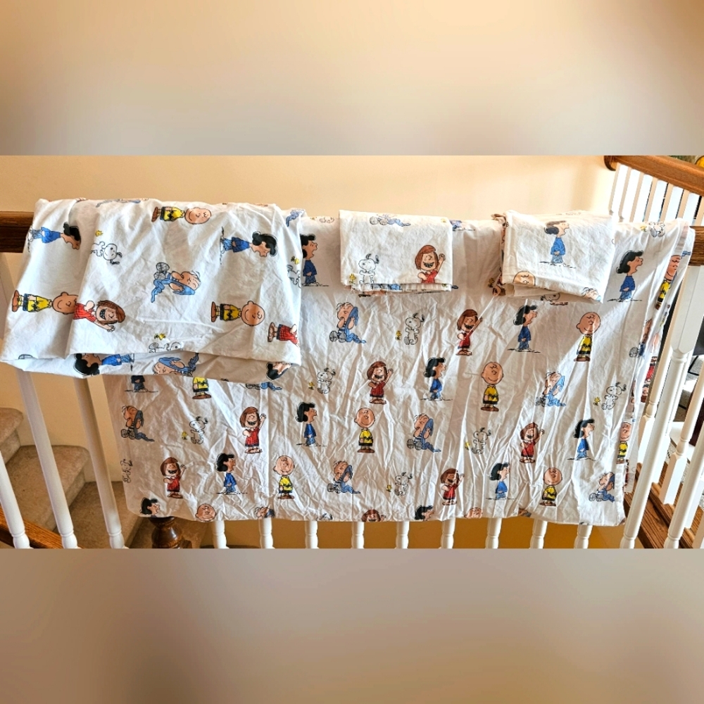 Peanuts Gang Queen Bed Sheet Set